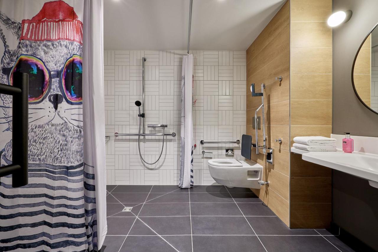 Hotel Moxy Cologne Muelheim Exterior foto